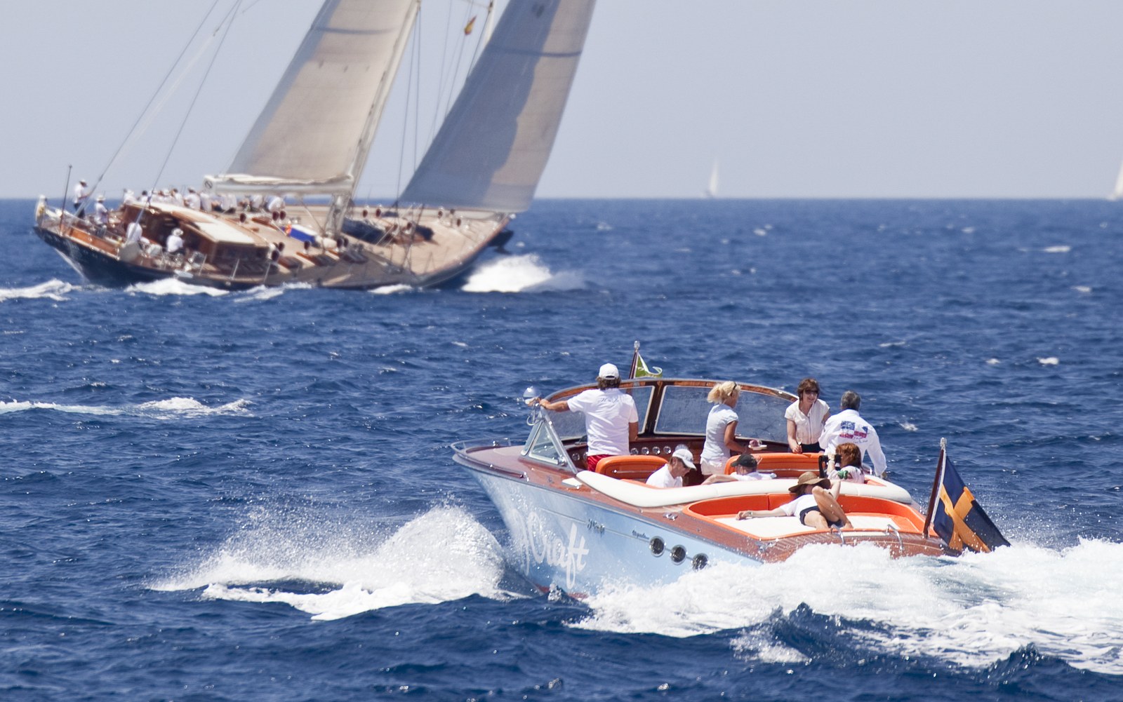 J Craft Torpedo carrying guests confidently in open water.