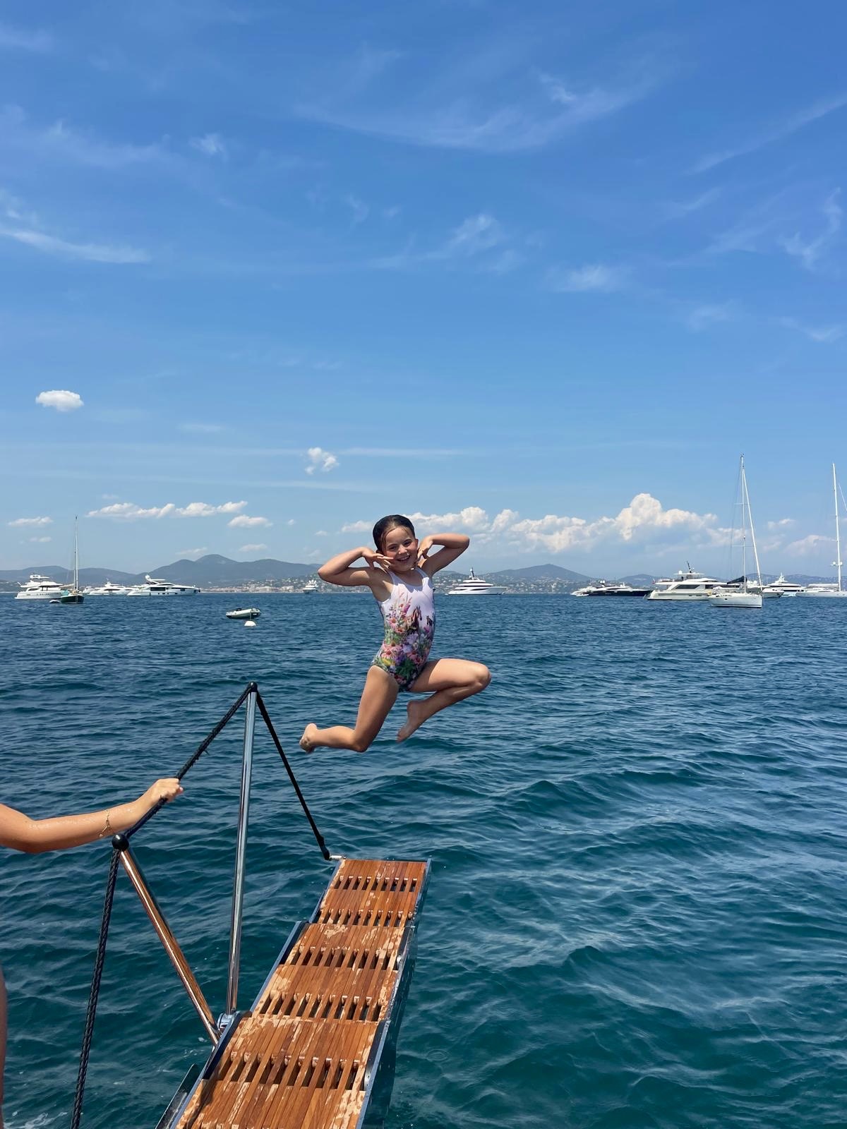 BABEBI - Jumping into the Sea