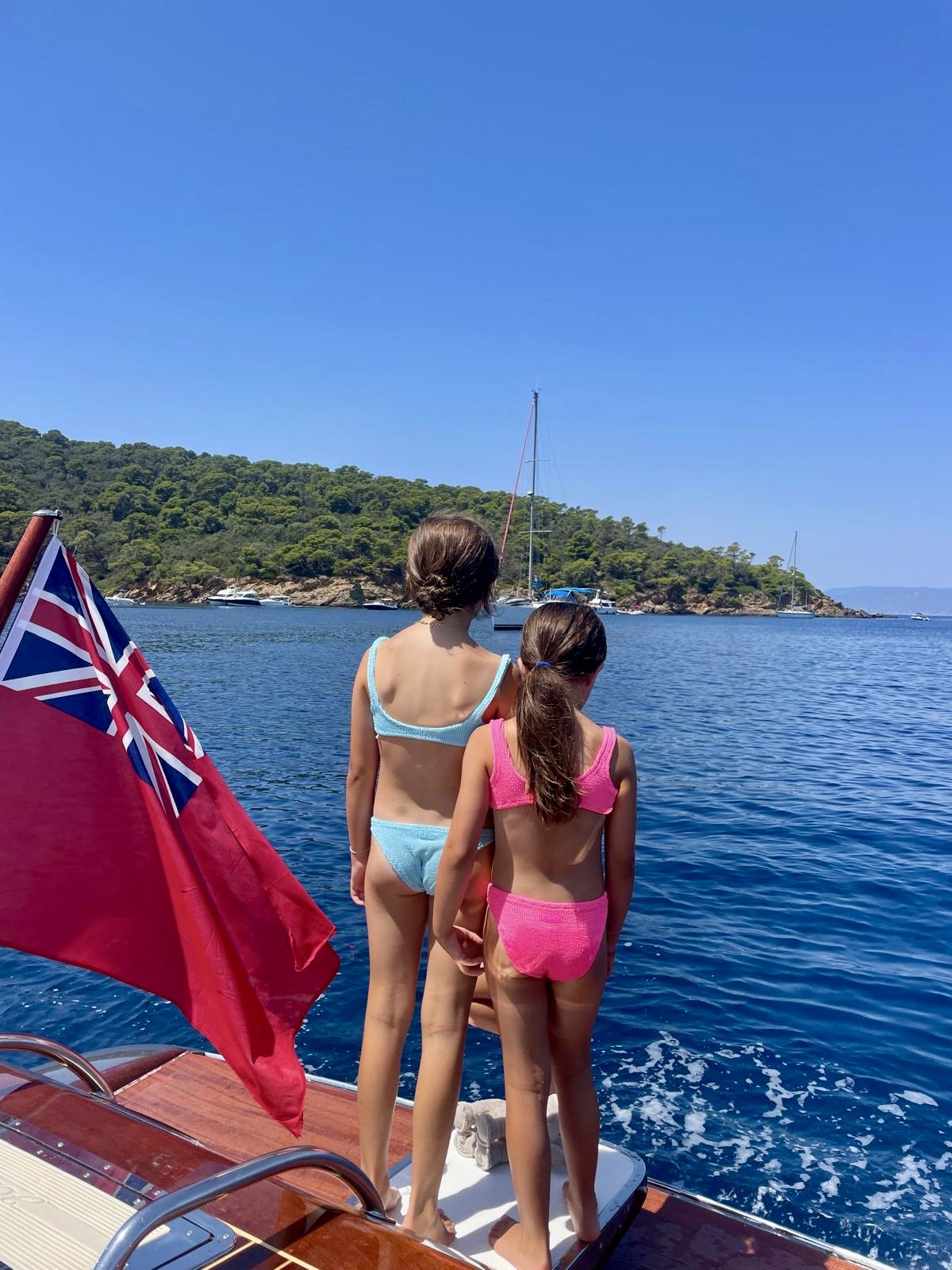 BABEBI - Girls on Swim Platform