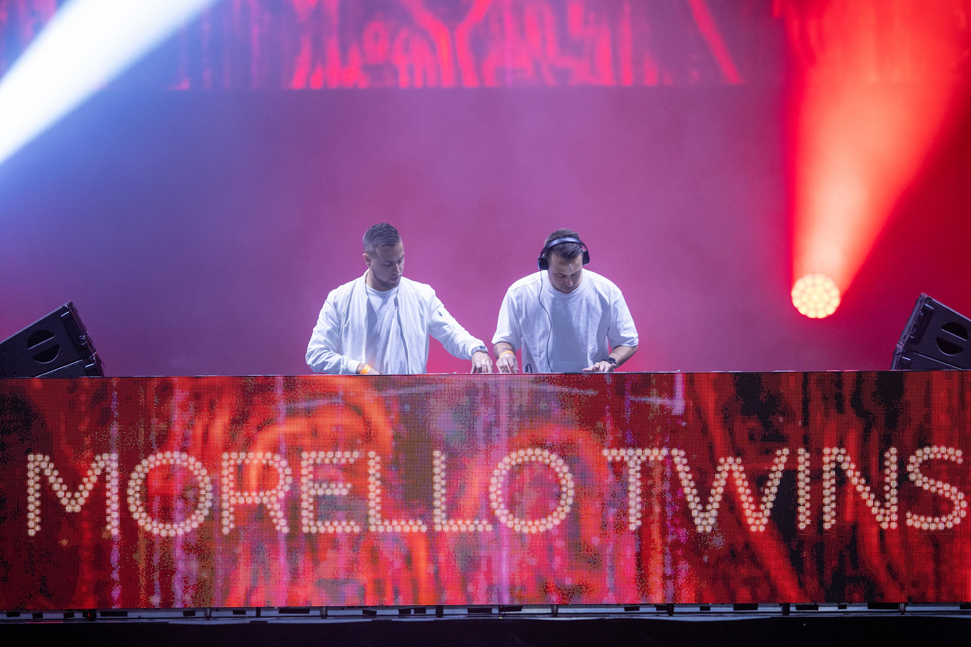 Morello Twins perform at Jubilee Stage m40153