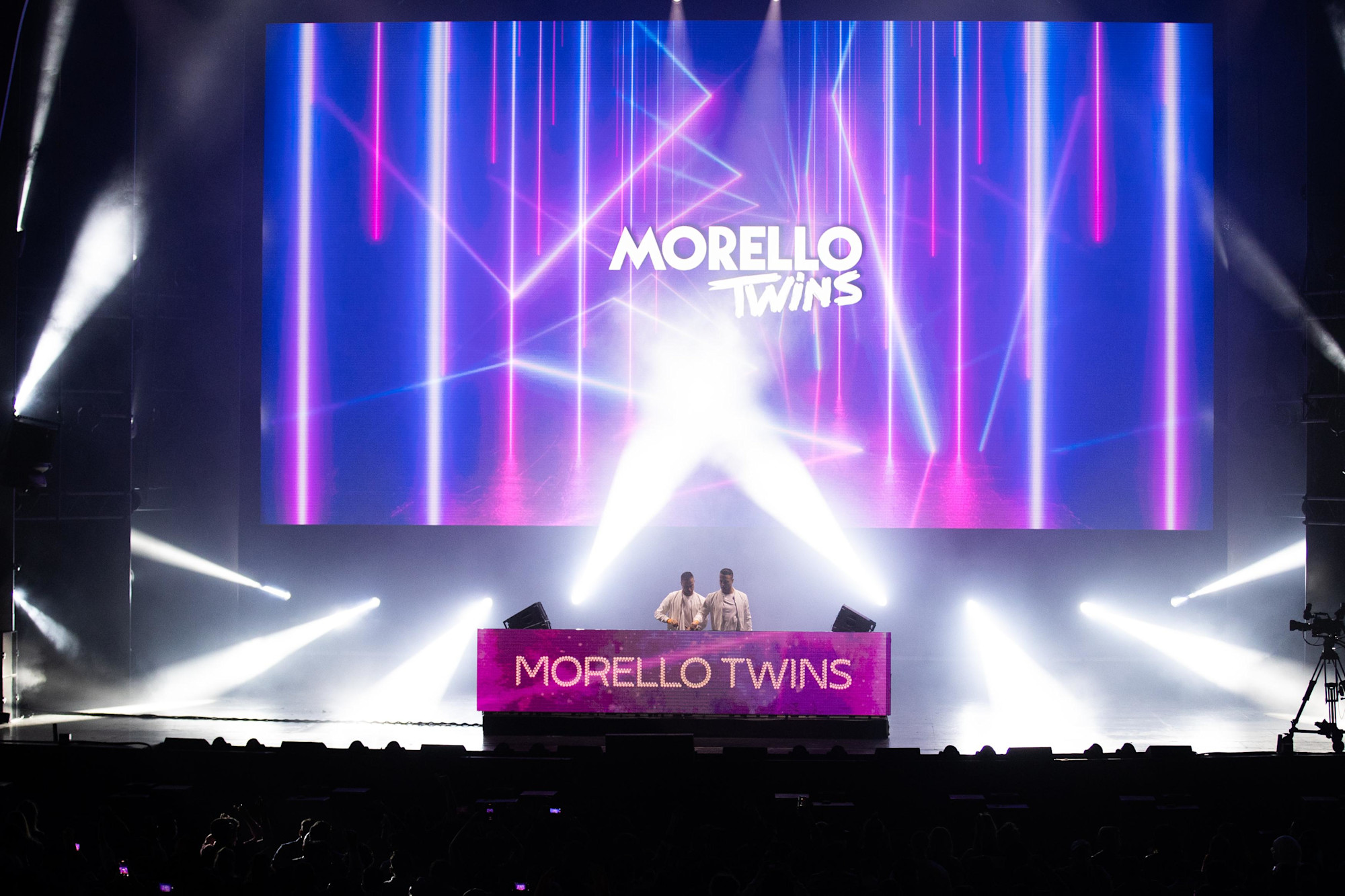 Morello Twins perform at Jubilee Stage m40136