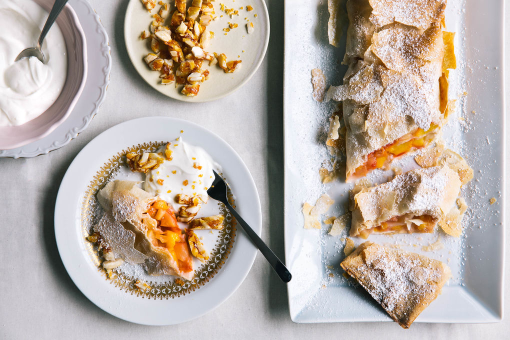 Pfirsich-Strudel mit Vanilletopfen und Mandelkrokant