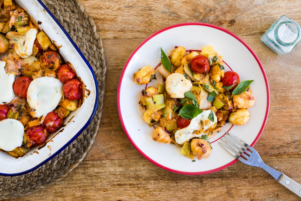 Gnocchi-Gratin mit Tomaten und Büffelmozzarella