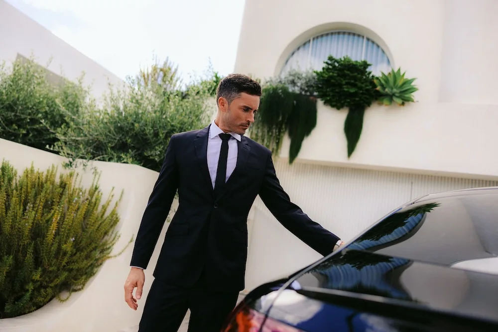 B2B Medium 1000 × 667 - Chauffeur Standing Proud Waiting for Guest