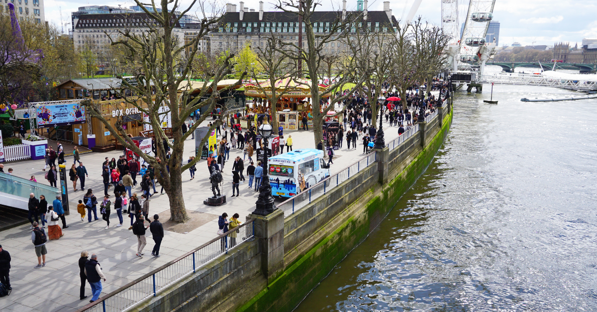 London’s South Bank is the stretch of the Thames’ southern riverside running roughly from Westminster Bridge to Blackfriars Bridge (and sometimes extended to Tower Bridge).