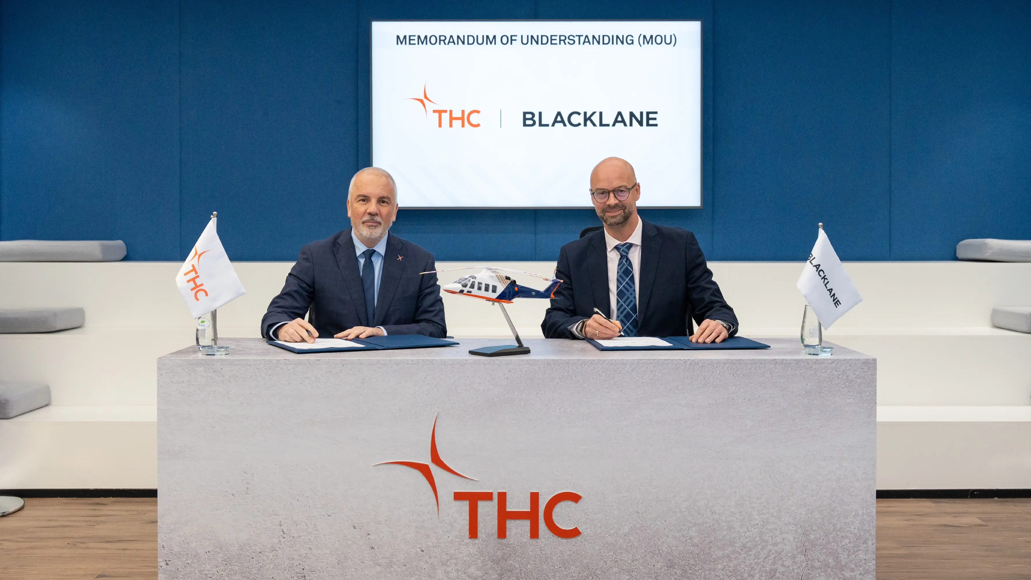 Jens Wohltorf, the CEO of Blacklane and the CEO of THC in Riyadh signing a Memorandum of Understanding between the two companies.