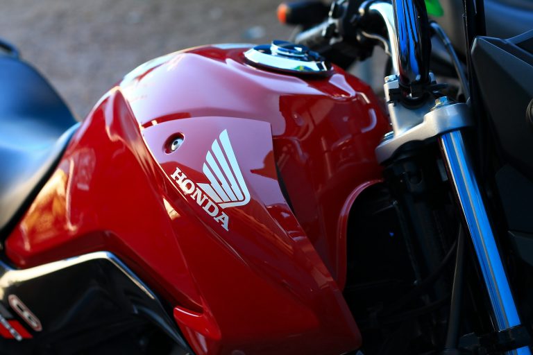 Honda logo on motorbike petrol tank - webuyanybike - we buy any bike - sell my bike - sell motorbike - bike trader - biketrader - motorbike trader - motorbiketrader