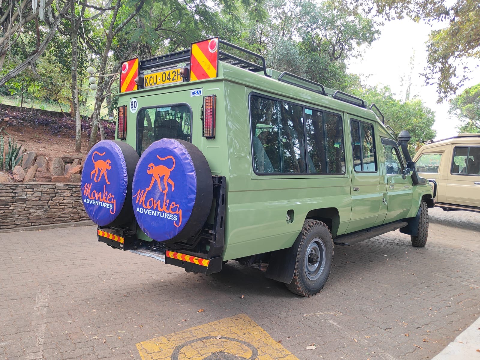 Back View Safari LC Kenya