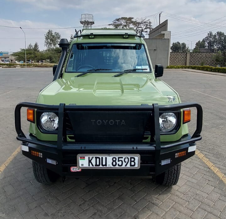 Front View Safari LC Kenya