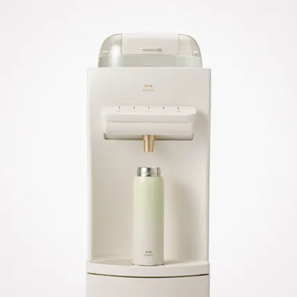 トレイは水筒やお鍋がおける高さと広さ
自炊派の女性のための細かな気の利く設計