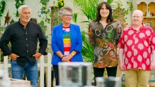 The GBBO contestants and crew wear the same clothes for continuity. Image credit: Channel 4.