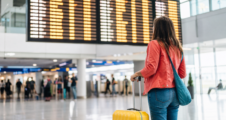 flight-cancellation-insurance-departure-board-750x400