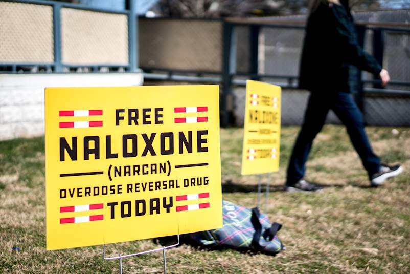 Sign for free Naloxone (Narcan)