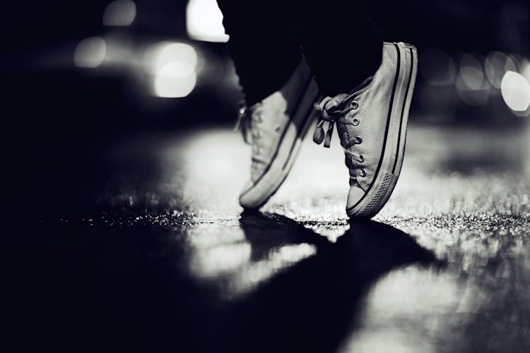 sneaker dancing