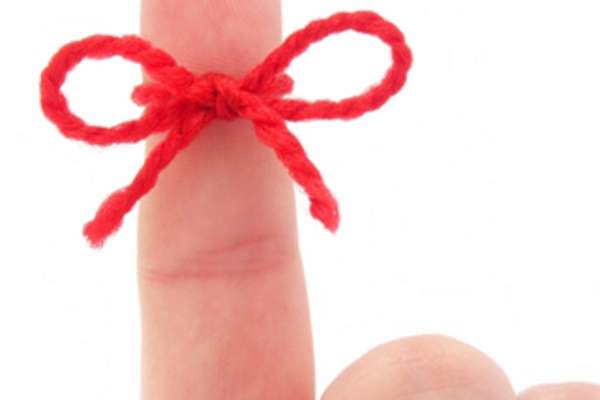 string tied on finger