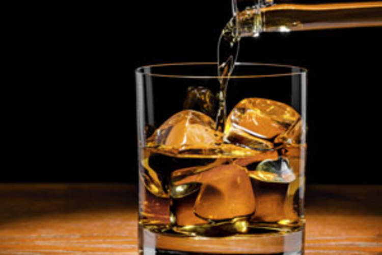Heavy Alcohol Drinking Linked to Higher Death Risk Among People With HIV Img