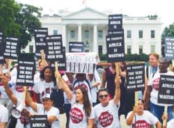 protesters in fron of White House