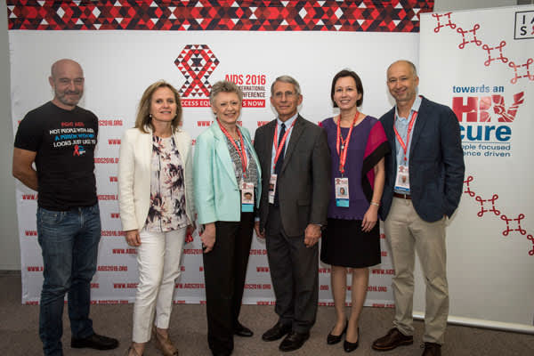 (Left to right): Giulio Maria Corbelli, Sharon Lewin, Françoise Barré-Sinoussi, Anthony Fauci, Jintanat Ananworanich, and Steven Deeks at the Towards an HIV Cure Press Conference, Durban, South Africa, July 2016 (Credit: International AIDS Society/Steve F