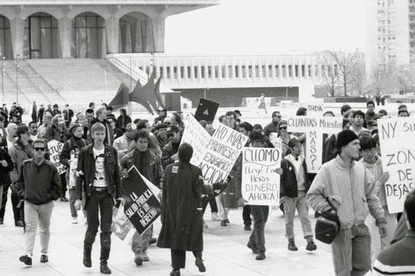 Latina/o Caucus protesting in Albany, 1990 (Credit: Fernando Mariscal)
