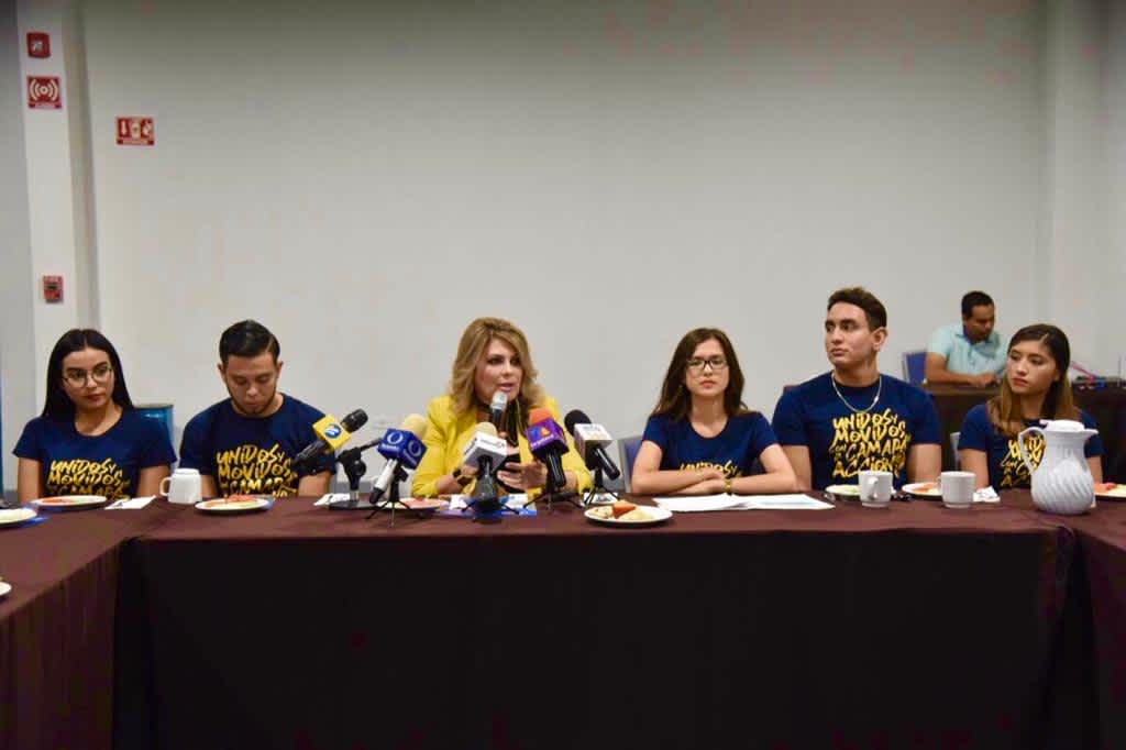 UNIDOS Y MOVIDOS CON LA CÁMARA EN ACCIÓN