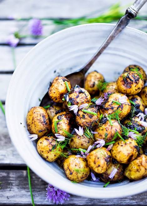 http://i2.wp.com/feastingathome.flywheelsites.com/wp-content/uploads/2014/07/grilled-potato-salad-223.jpg