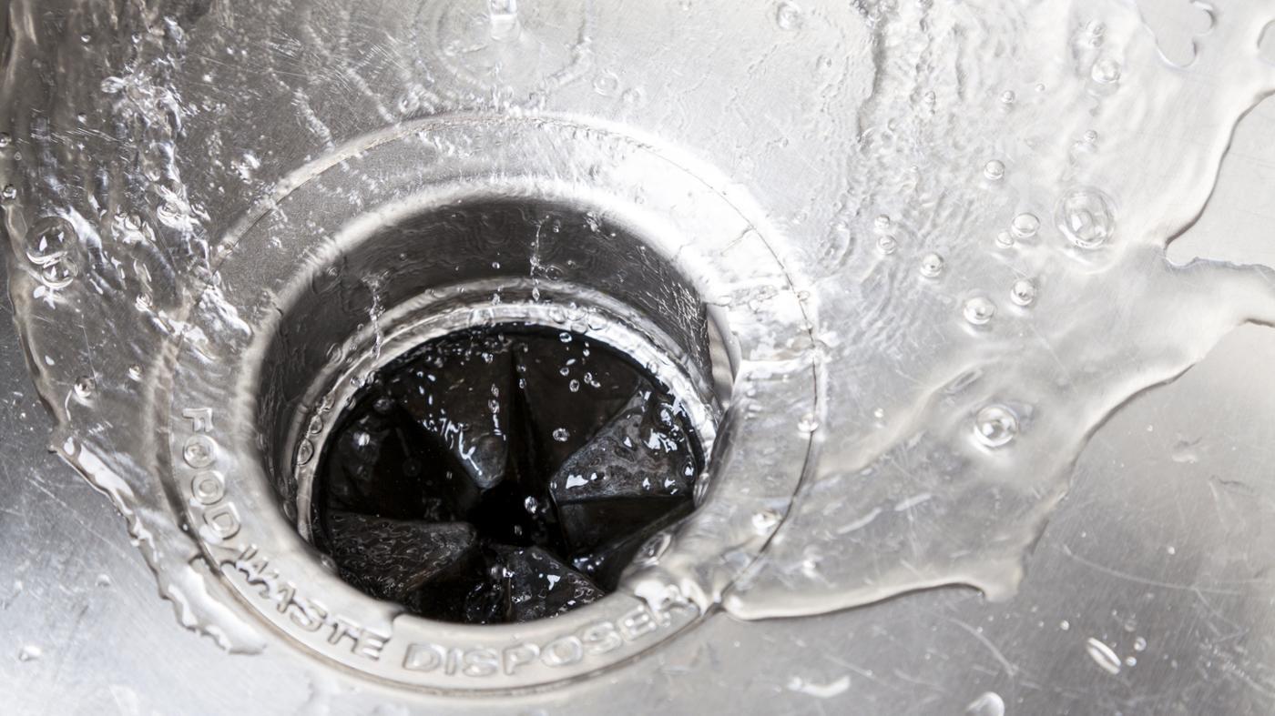 Clean garbage disposal with vinegar