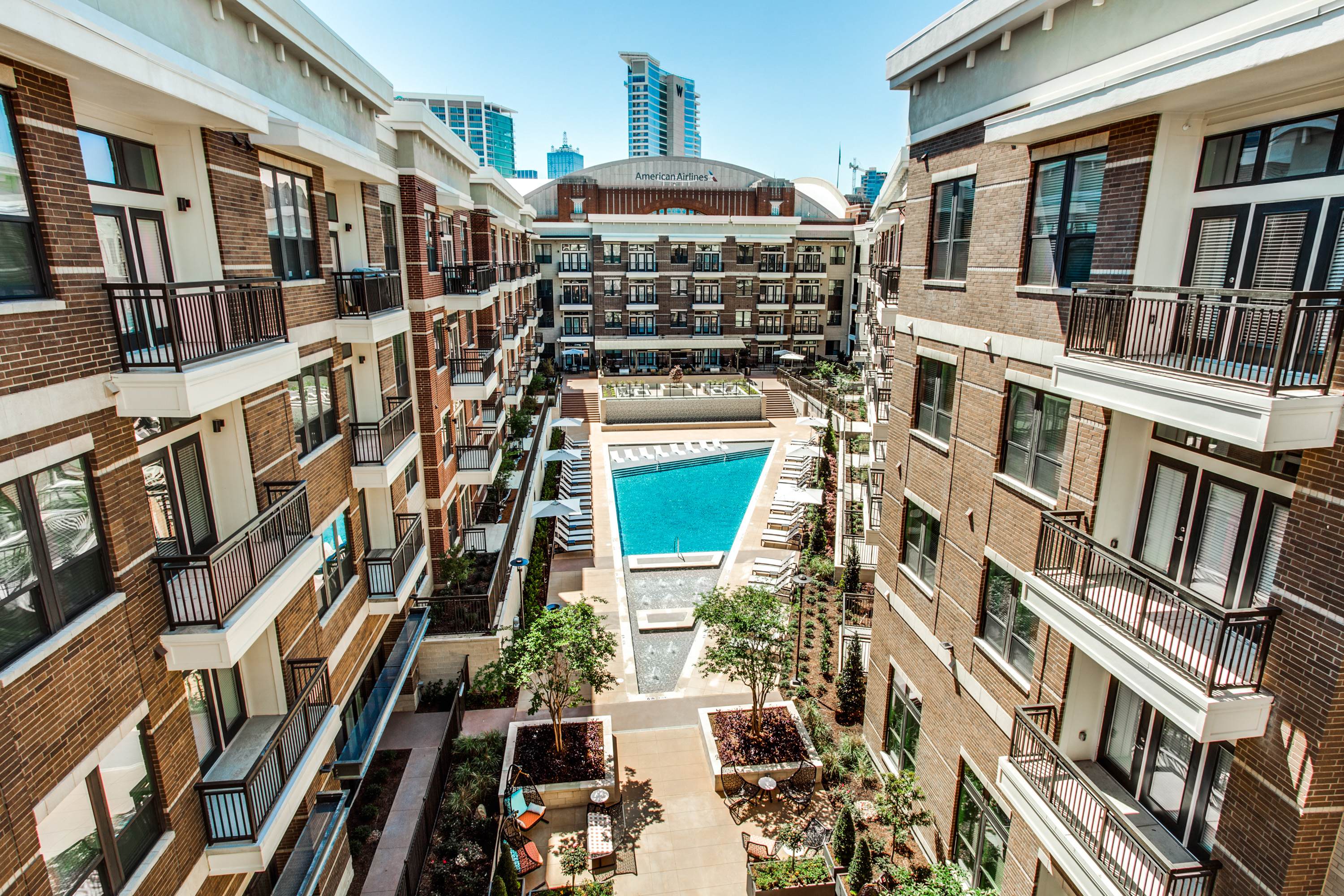 Fantastic pool at the ultimate Dallas Mavericks apartment