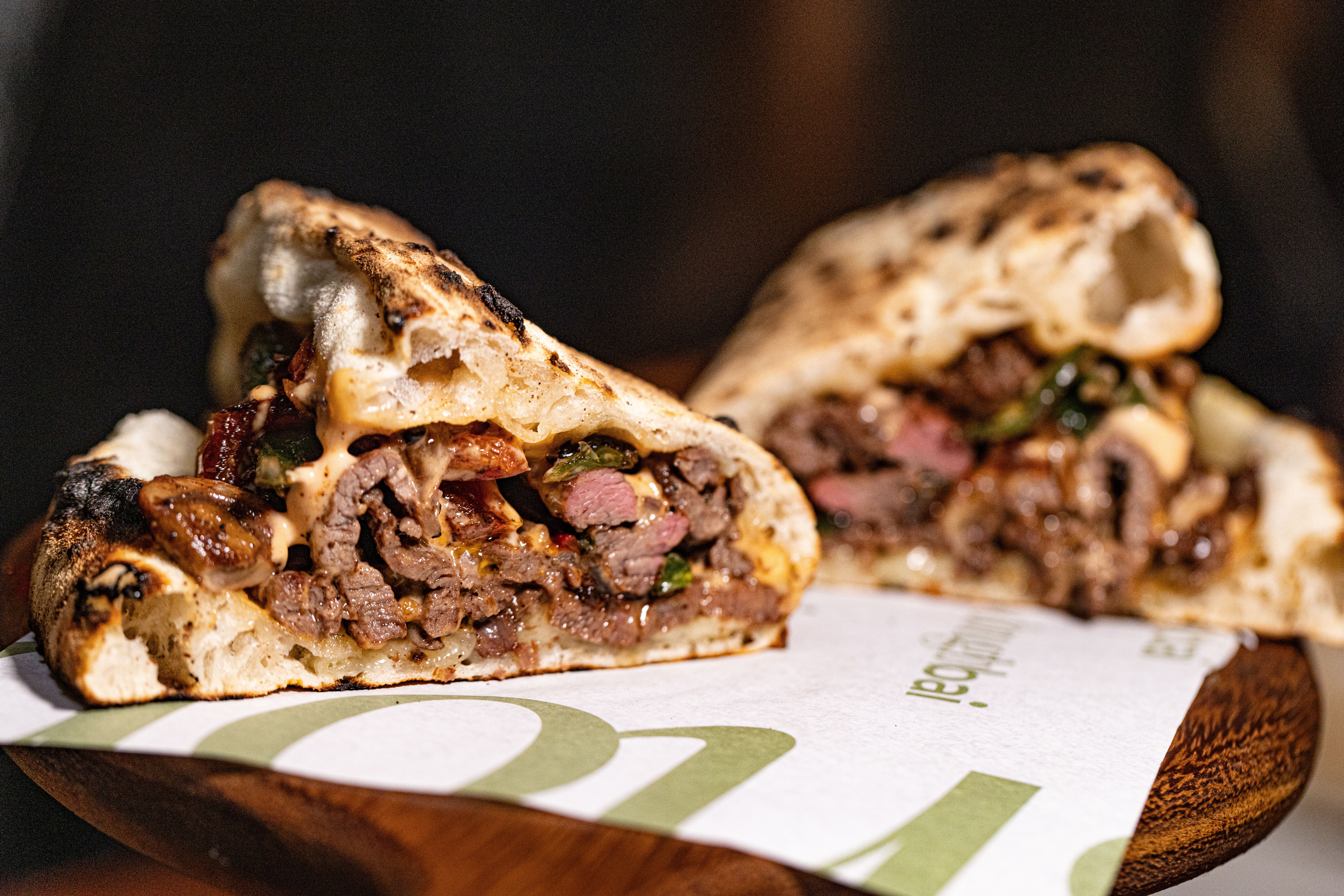 https://www.pexels.com/photo/close-up-of-delicious-grilled-meat-sandwich-30350297/