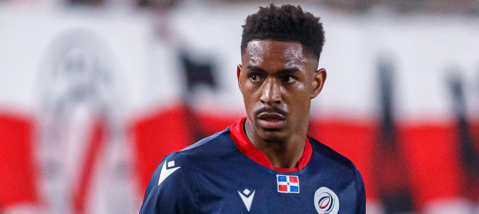 Junior Firpo Sự Lột Xác Của Hậu Vệ Trái – Hành Trình Đỉnh Cao Junior Firpo Sự Lột Xác Của Hậu Vệ Trái – Hành Trình Đỉnh Cao