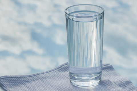 杯 bēi glass of water