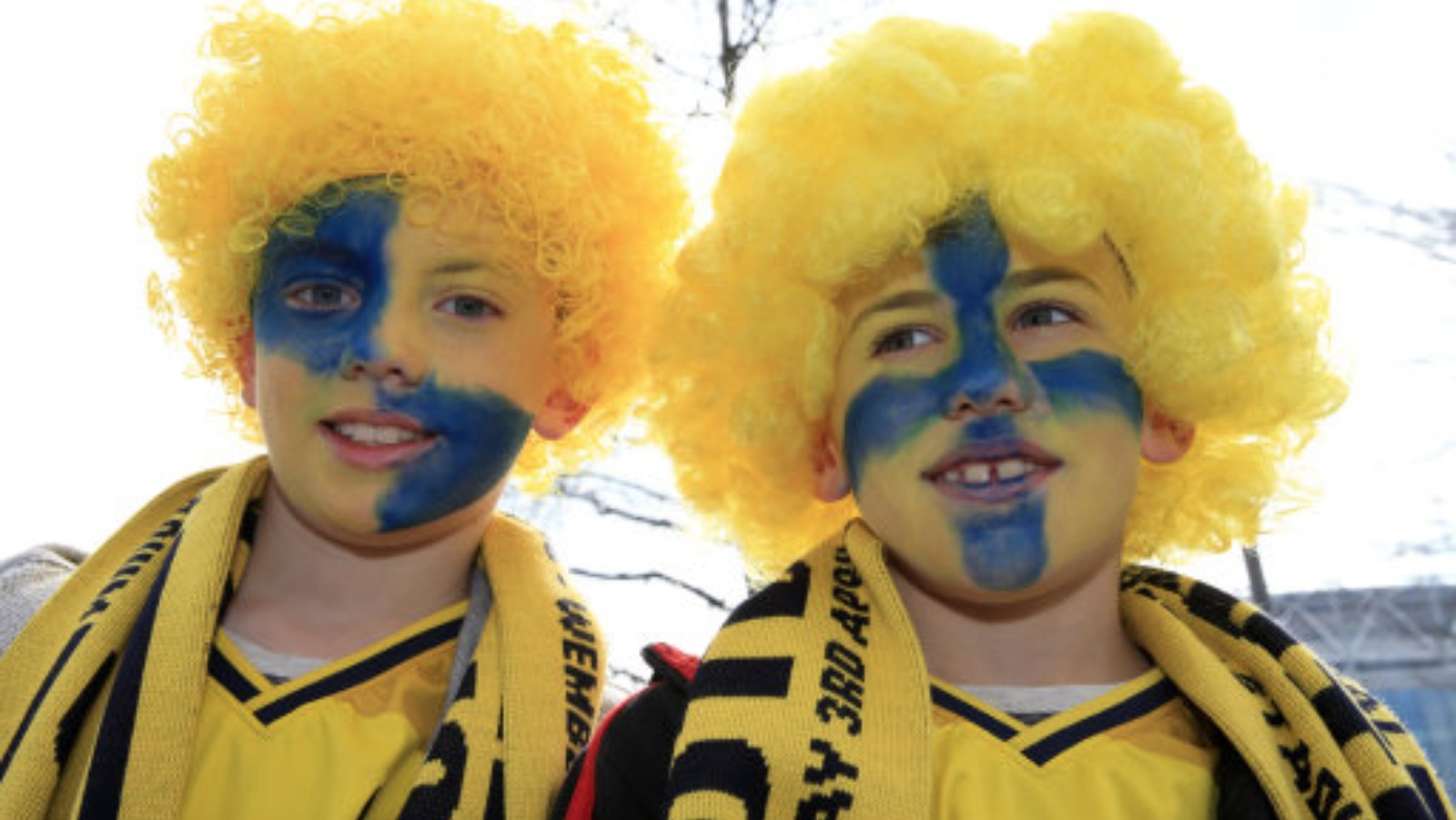 Pictures Wembley Build Up As Oxford United Face Barnsley Itv News