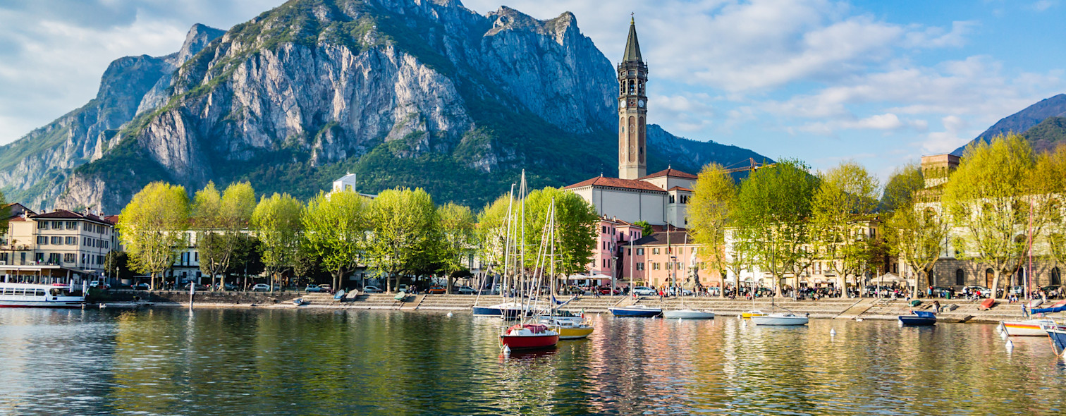 La città di Lecco e il Campanile di San Nicolò visti dal lago