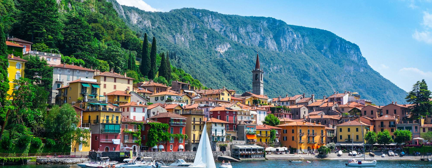 Varenna vista dalle sponde del Lago di Como