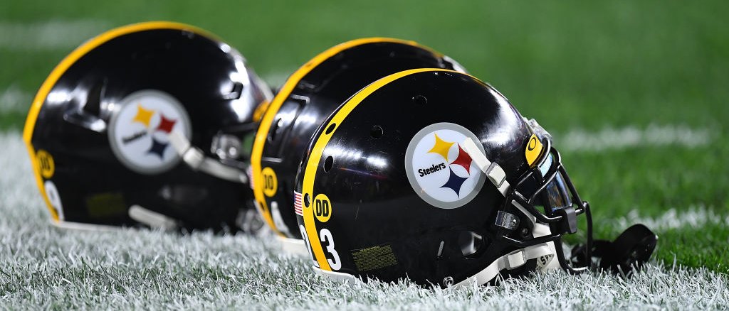 r-pit-steelers-helmet-generic-261019.jpg
