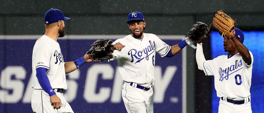 r-kc-royals-12-06-2019.jpg