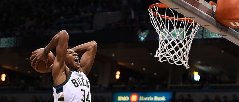 r-nba-bucks-giannis-180919.jpg