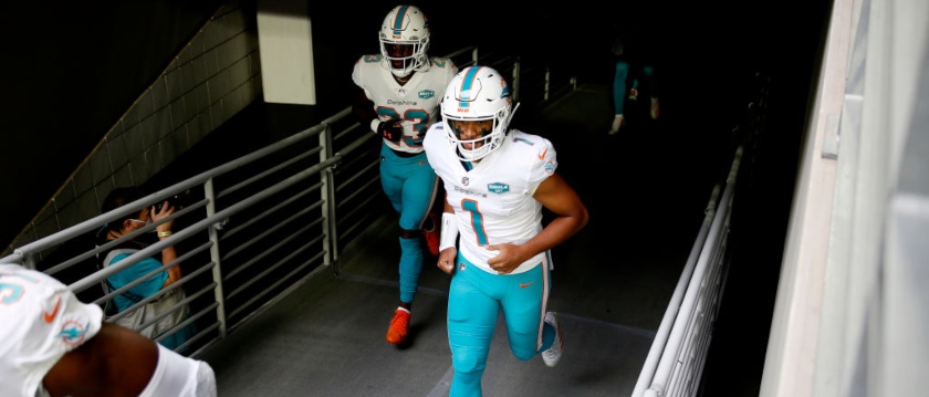 r-nfl-miami-dolphins-tua-tagavailoa-111120.jpg