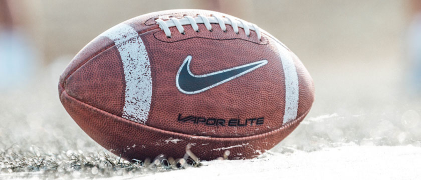 r-ncaaf-football-generic-vapor.jpg