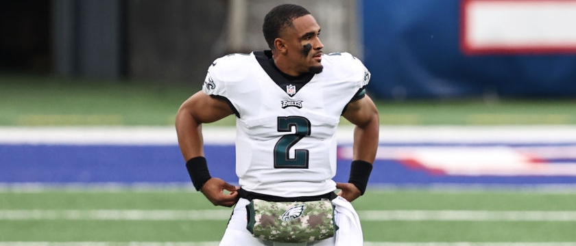 r-nfl-eagles-jalen-hurts-301120.jpg