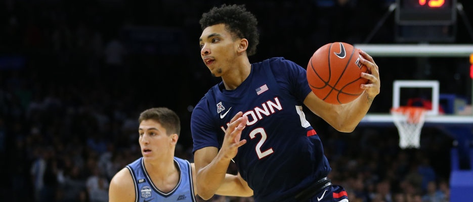 r-cbb-uconn-bouknight.jpg