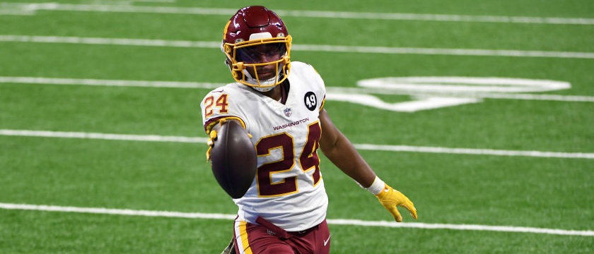 r-nfl-washington-antonio-gibson-171120.jpg