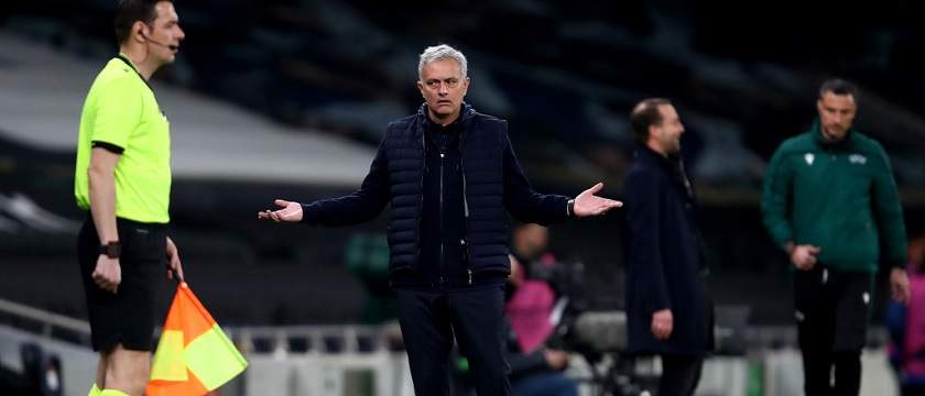 r-football-mourinho-roma.jpg