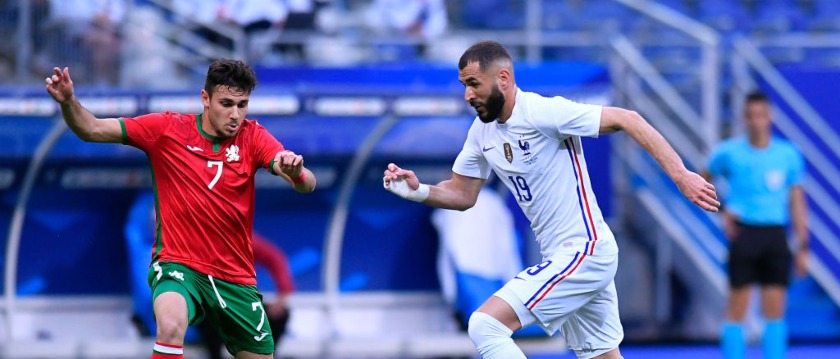 r-soccer-france-benzema-110621.jpg