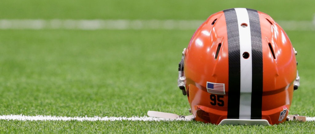 r-nfl-cle-browns-helmet-generic-2017.jpg