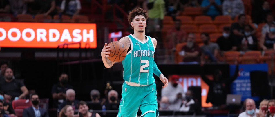 r-nba-cha-hornets-lamelo-ball-2021.jpg