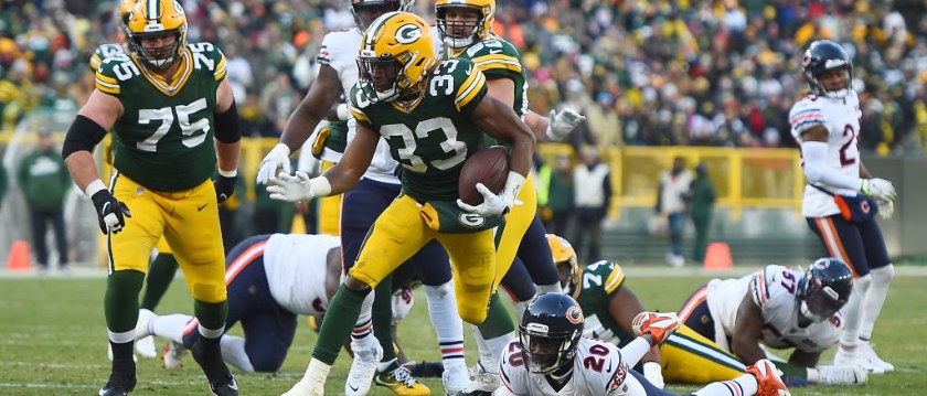r-nfl-packers-aaron-jones-221219.jpg