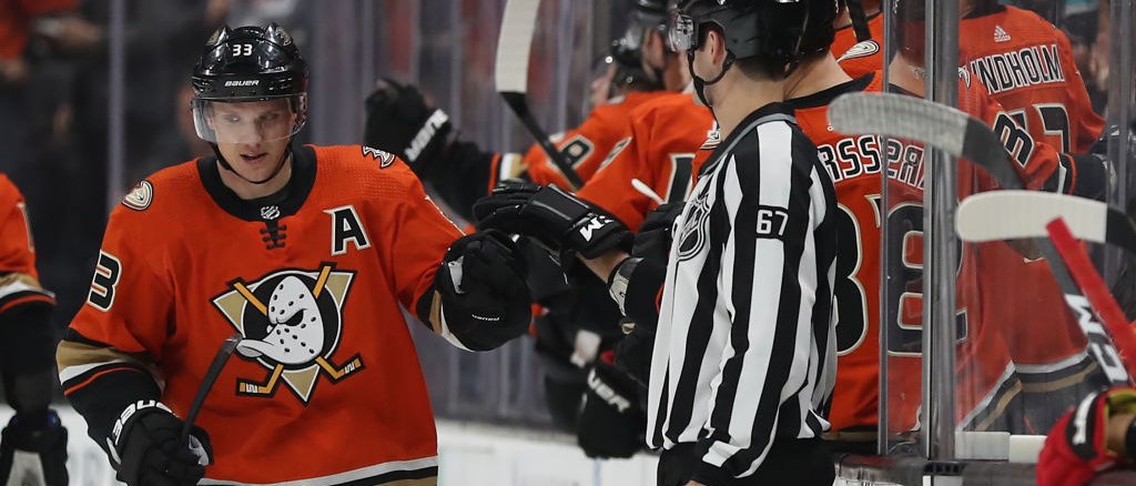 r-nhl-ana-ducks-201019.jpg