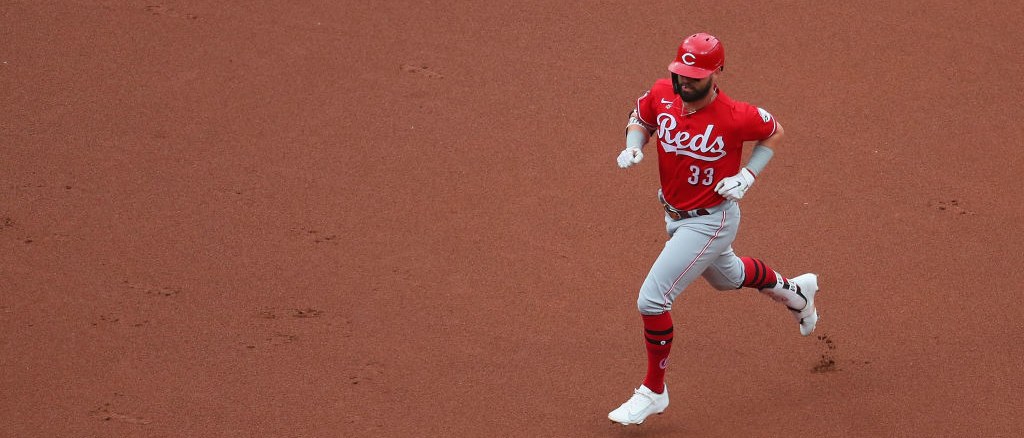 r-mlb-reds-jesse-winker-trot.jpg