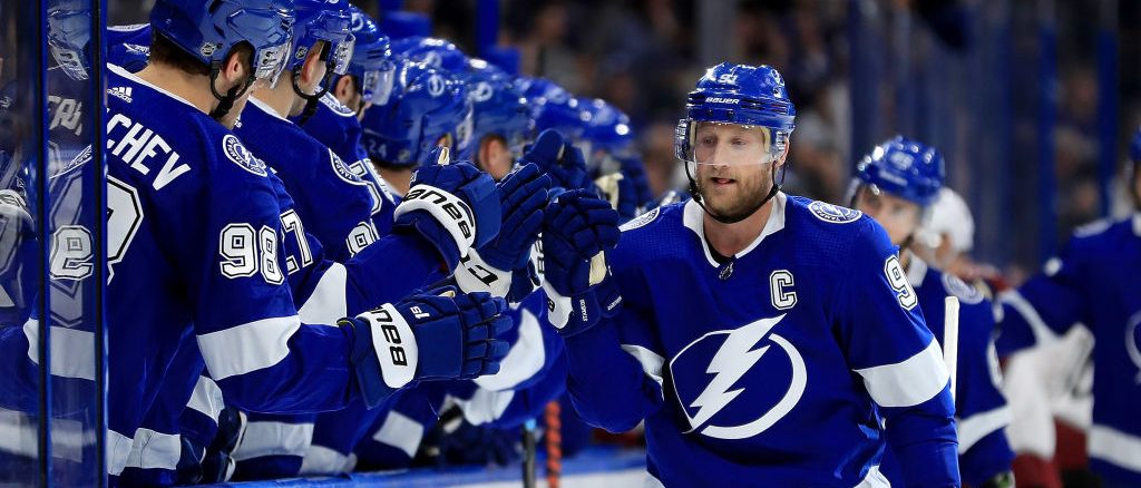 r-nhl-tb-lightning-191019.jpg