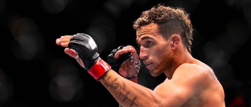 r-ufc-charles-oliveira-2020.jpg